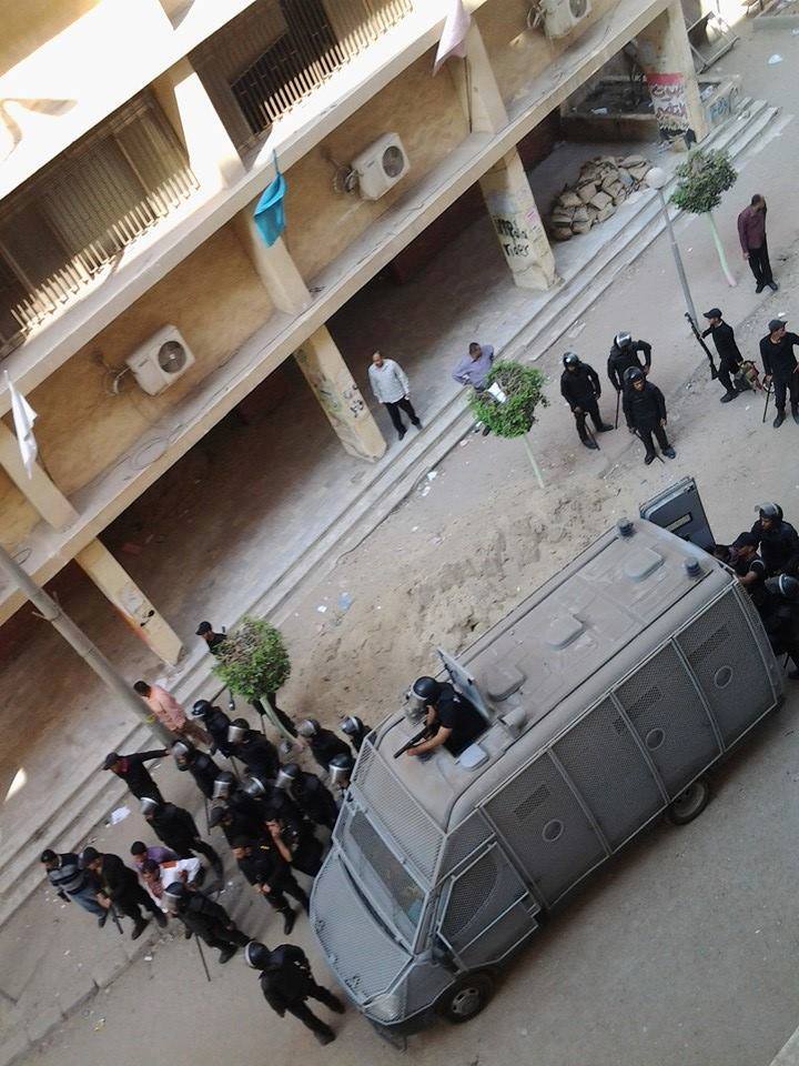 إحالة 15 طالبا بجامعة الزقازيق للقضاء العسكري بتهمة إثارة الشغب بالشرقية