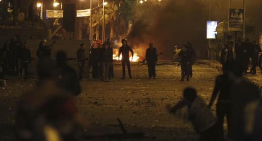 متظاهرون يحرقون مبنى الأمن الوطنى ببورسعيد فجرًا.. ومديرية الأمن تحت الحصار