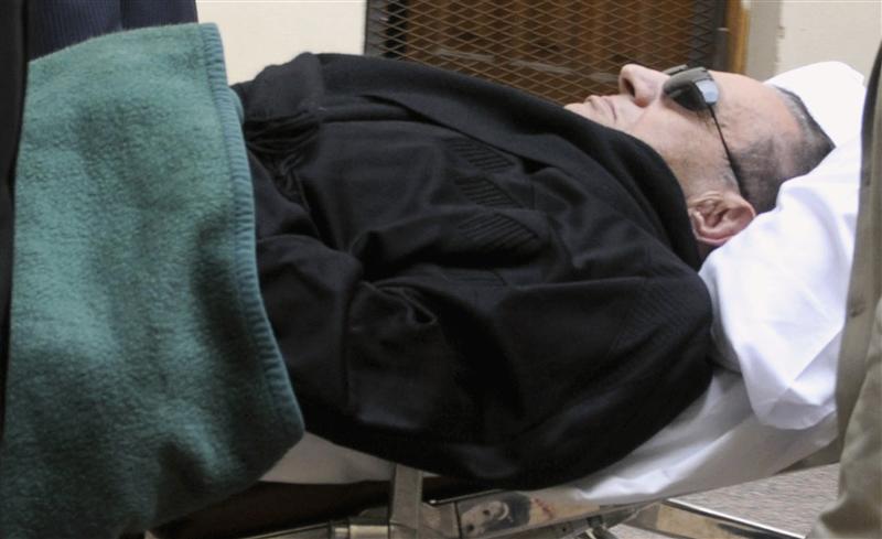 القضاء الإداري يرفض دعوى نقل مبارك إلى إحدى المستشفيات العسكرية