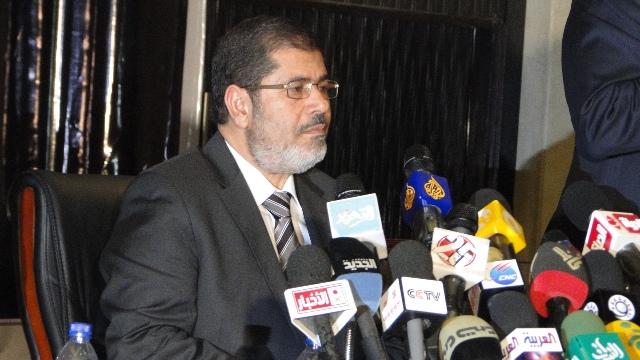 مرسى يطالب وزارة الخارجية بترشيح متحدث باسم الرئاسة