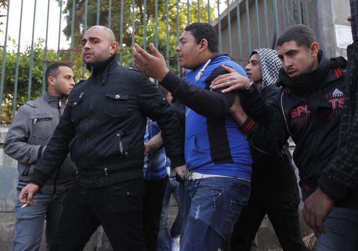 شاهد عيان: قوات الأمن تدخل جامعة الزقازيق إثر أعمال عنف بين الأمن وطلاب
