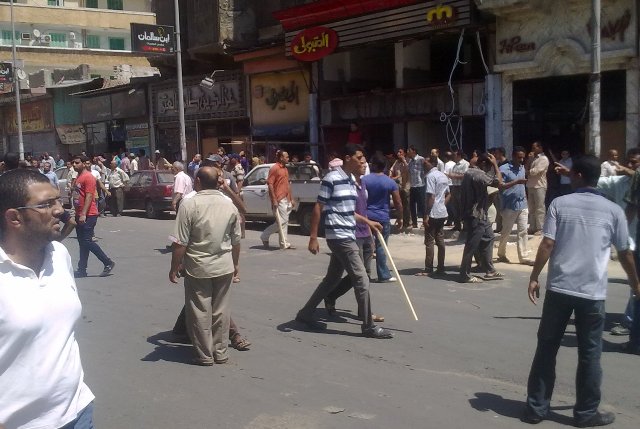 إصابة 17 شخصا في اشتباكات بين مؤيدي ومعارضي مرسي بدمياط