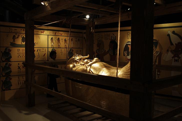 الحفر خلسة يكشف عن بقايا معبد فرعوني لتحتمس الثالث جنوبي القاهرة