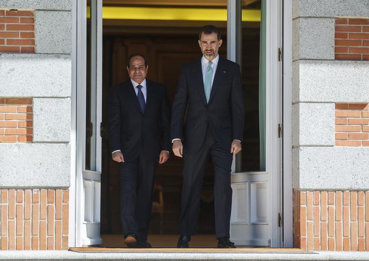 مصر وإسبانيا توقعان مذكرة تفاهم بشأن القطار السريع والخطين الخامس والسادس للمترو 