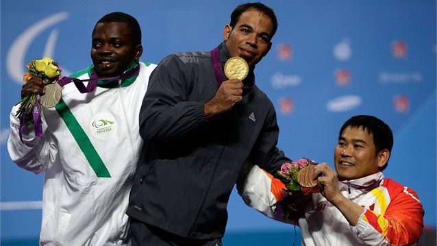 بعثة مصر بالألعاب البارلمبية تعود من لندن بعد حصد 15 ميدالية معظمها في رفع الأثقال