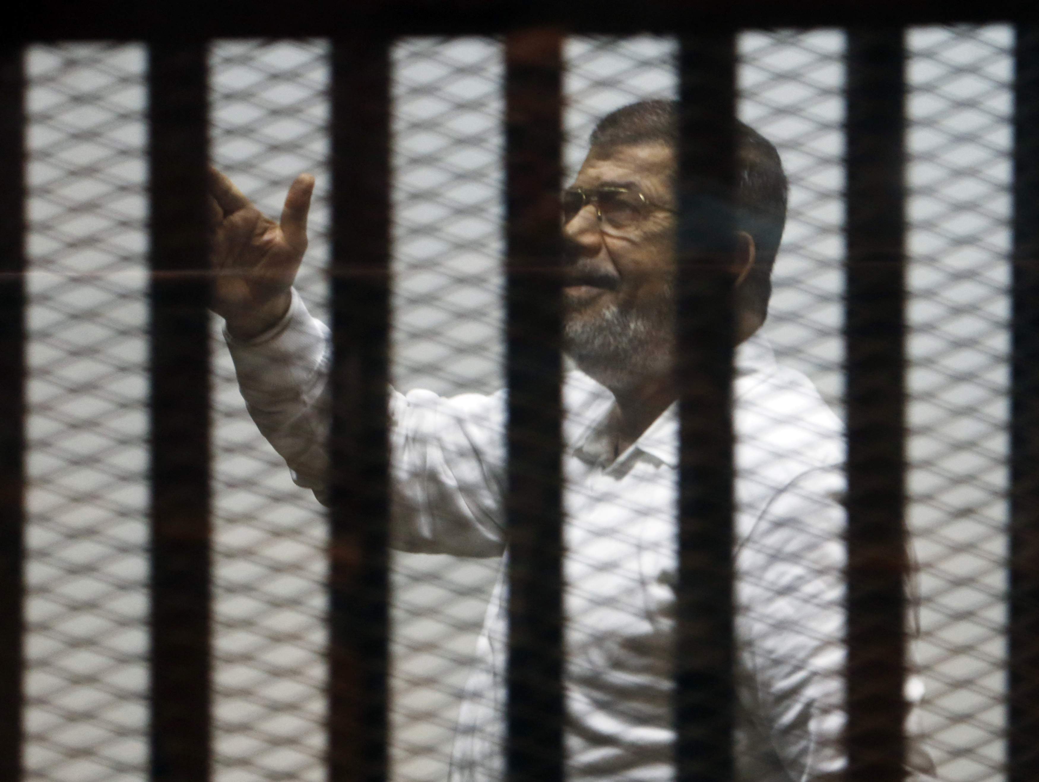 حكم نهائي بإلزام مرسي وقيادات الإخوان بدفع 250 مليون جنيه في قضية اقتحام السجون