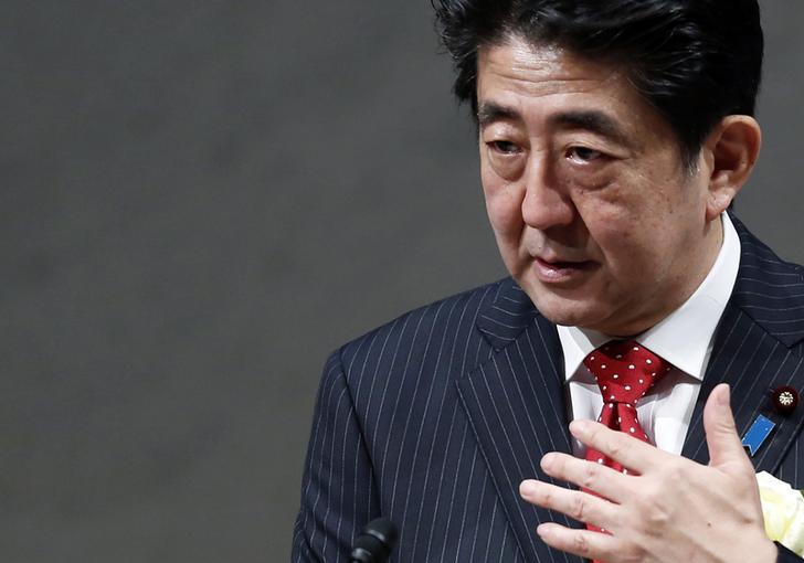 محلب يوجه الدعوة لرئيس الوزراء الياباني لمشاركة في حفل افتتاح قناة السويس الجديدة في أغسطس