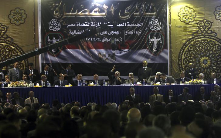 نادي القضاة: اتخاذ الإجراءات القانونية ضد مرسي لإهانته القضاء في خطابه الأخير