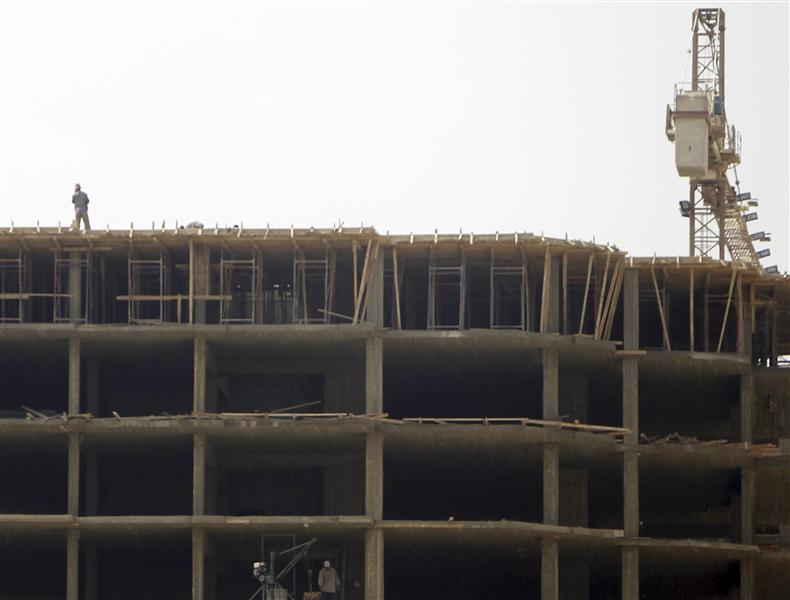 محلب يشهد توقيع اتفاقية بين وزارة الإسكان ودولة الإمارات لتسليم 50 ألف وحدة سكنية 