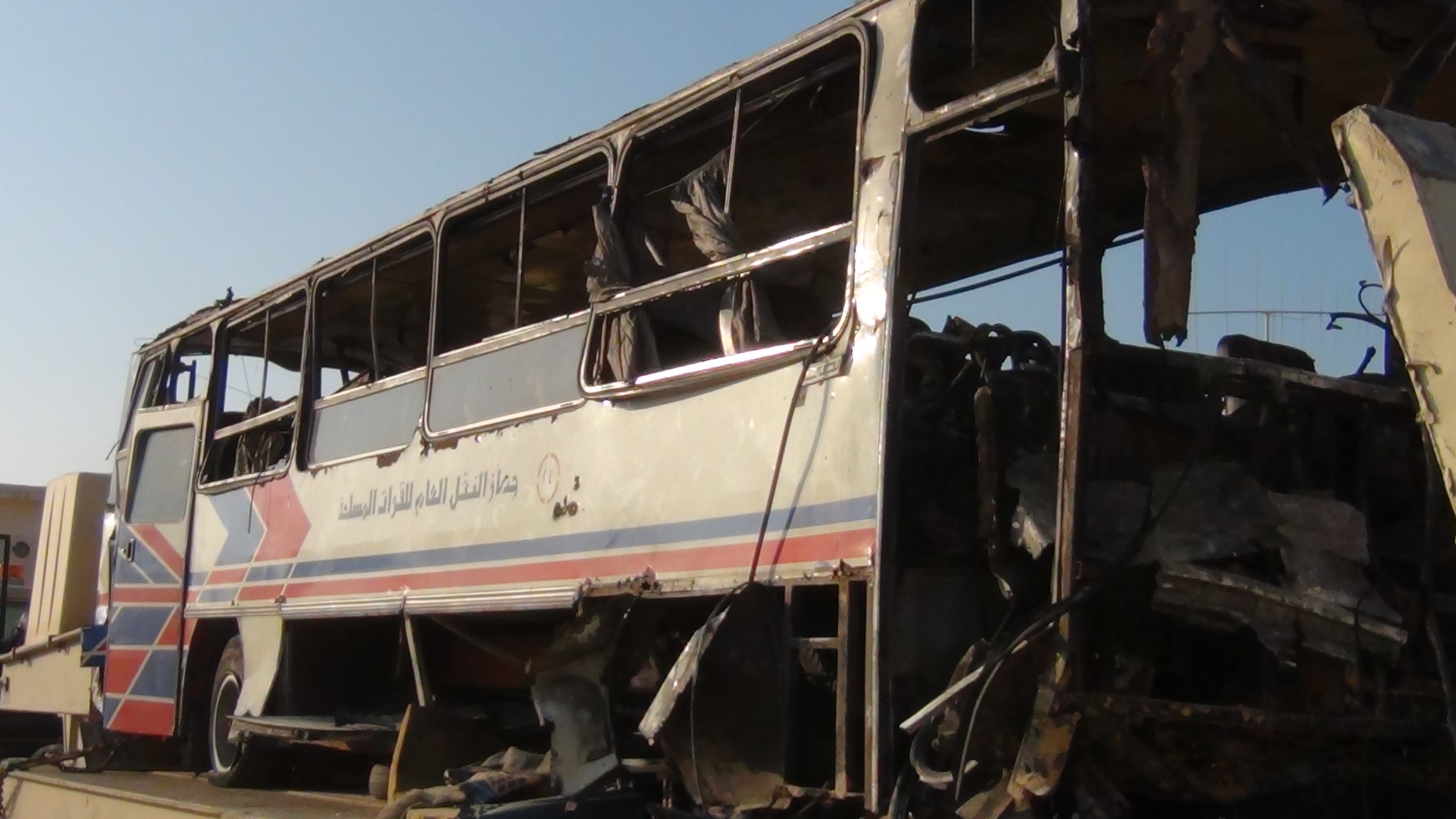 ضبط 29 شخصا من المشتبه في علاقتهم بتفجير السيارة المفخخة في حافلة الجنود بشمال سيناء