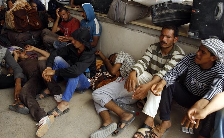 وصول 303 مصريين نازحين من ليبيا فى ثانى رحلات الجسر الجوي بين مصر وتونس
