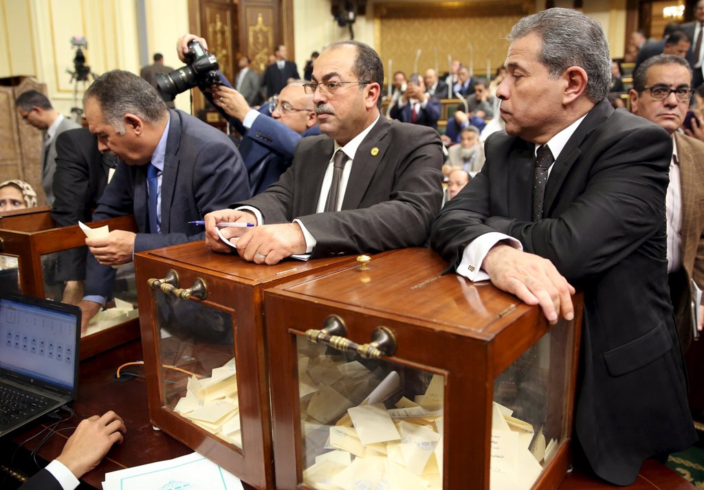 الشريف وكيلا لمجلس النواب وجولة إعادة اليوم بين علاء عبد المنعم وسليمان وهدان