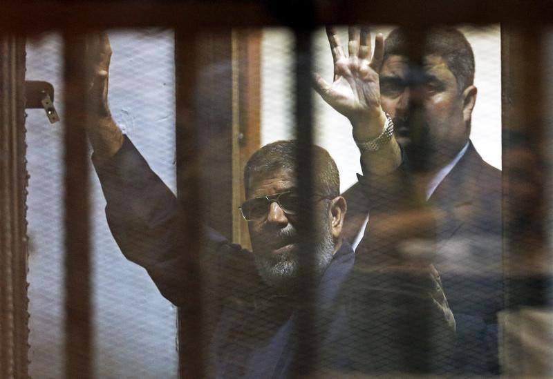 الإعدام لمرسي وبديع والشاطر في قضيتي 