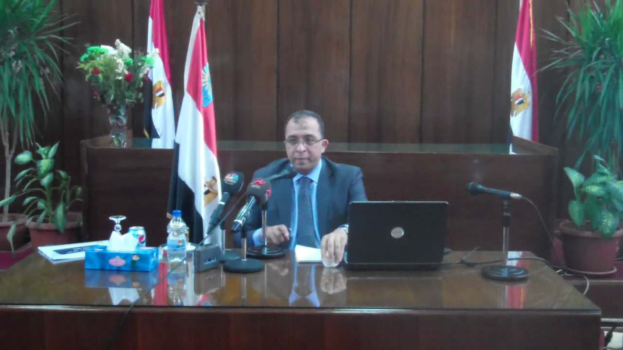وزير التخطيط : 2.4 تريليون جنيه إجمالي ما تنتجه مصر من سلع وخدمات سنوياً