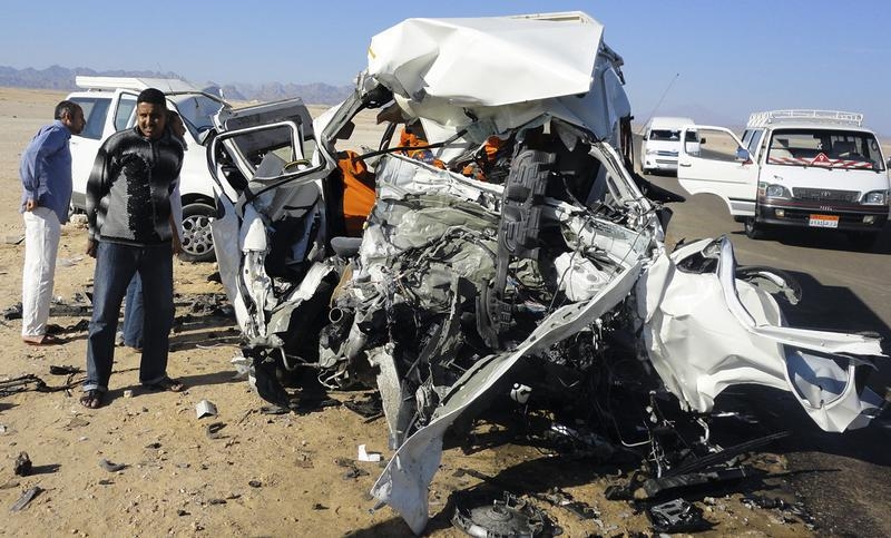 الصحة: وفاة 16 شخصا وإصابة 21 في حادث تصادم على طريق الكريمات