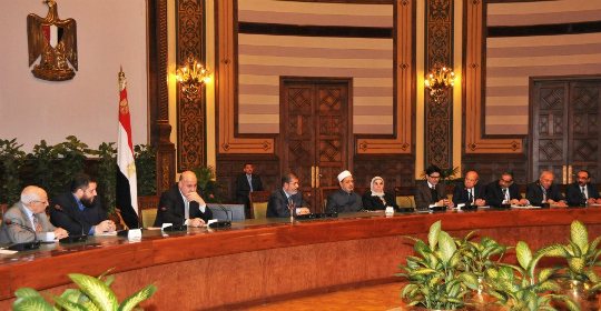  اللجنة القانونية والسياسية للحوار الوطني: الرئيس سيعين أعضاء بالشورى لتحقيق التوازن في حال الموافقة على الدستور 