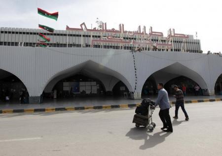 حظر سفر شركات الطيران المصرية إلى ليبيا ومنع استقبال طائرات من مطارات ليبية بسبب الأوضاع الأمنية