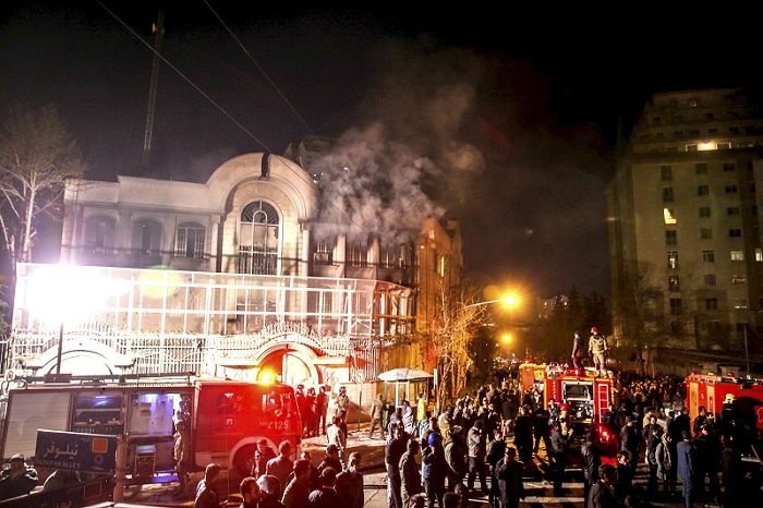 هيئة كبار العلماء بالأزهر تدين إحراق السفارة والقنصلية السعوديتين في إيران