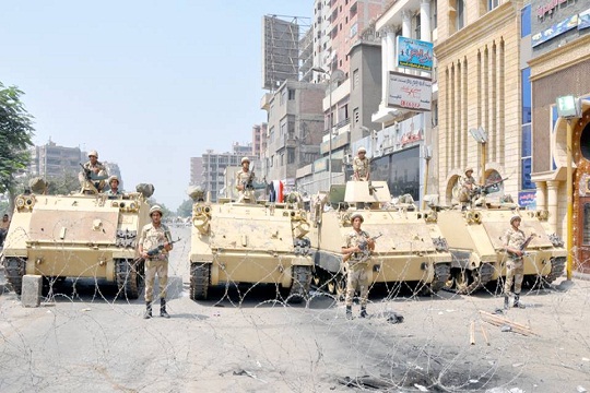 الجيش يغلق ميدان 