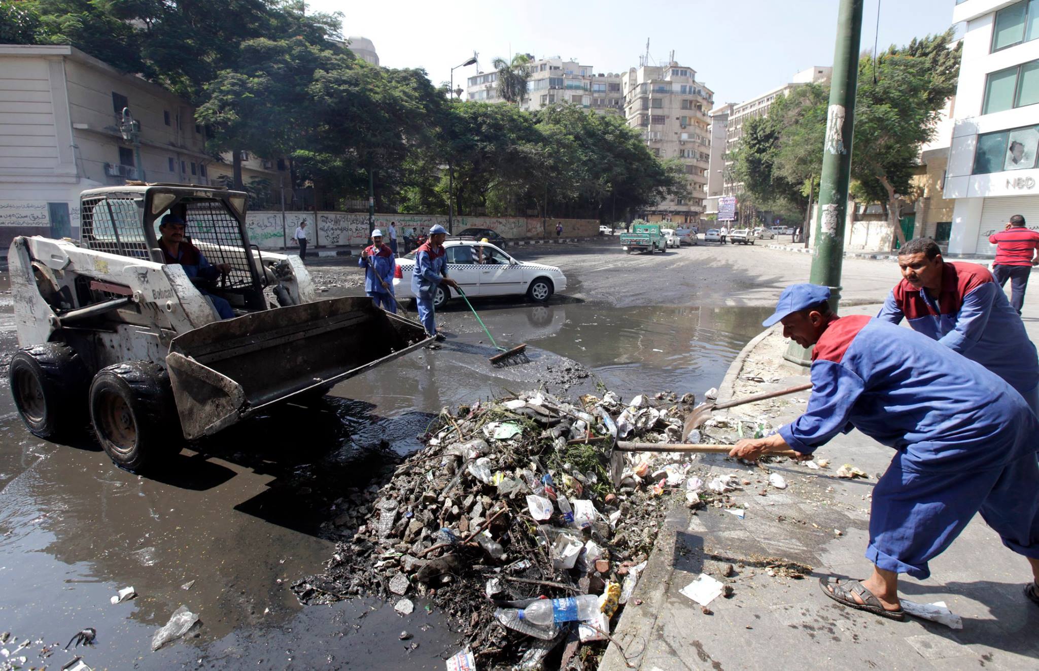محافظ القاهرة: غرامة 500 جنيه لأي محل يمتنع عن وضع صندوق للقمامة