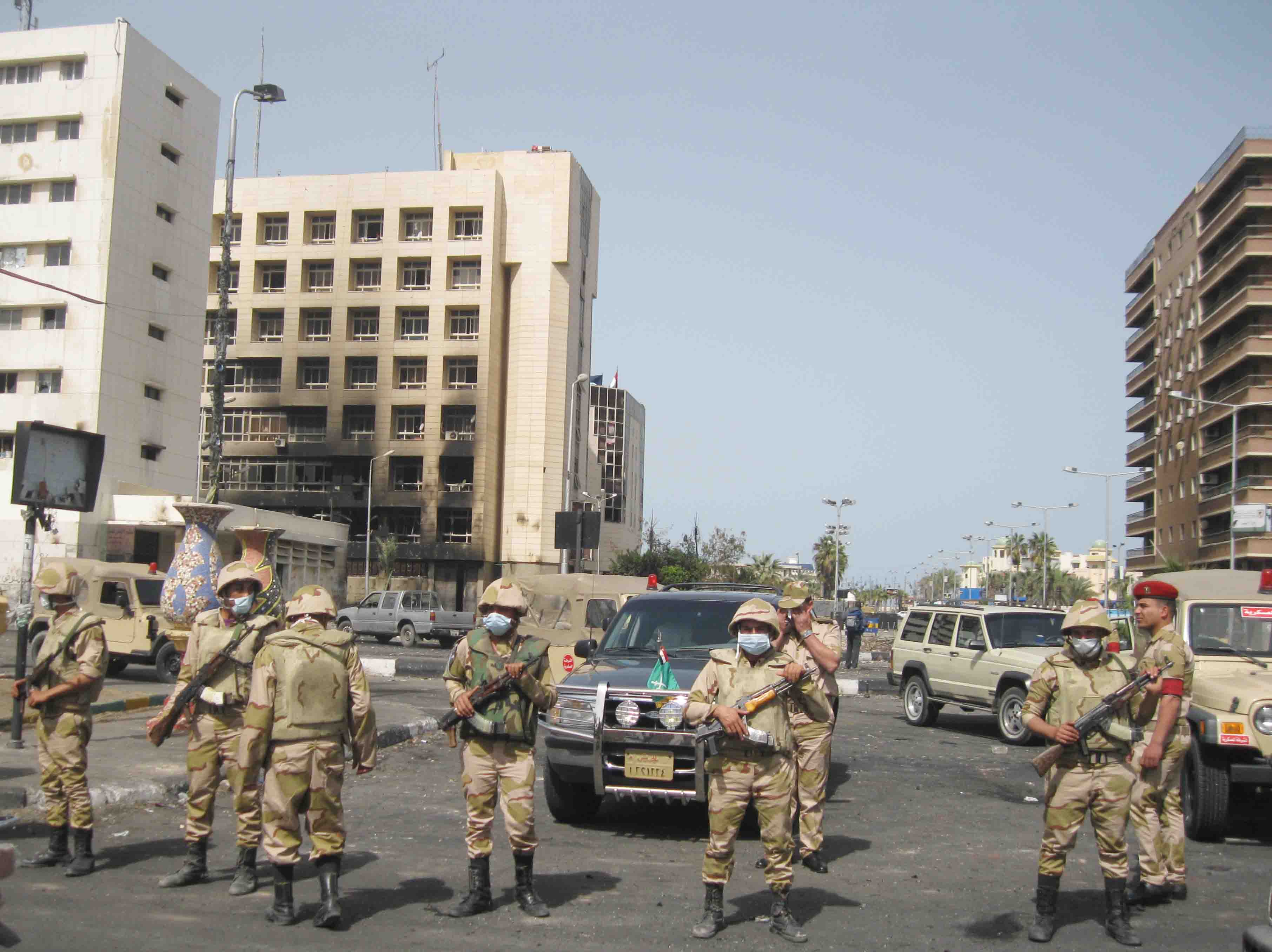 مصادر أمنية: القبض على أحد المتهمين بقتل ضابط شرطة مرور بورسعيد
