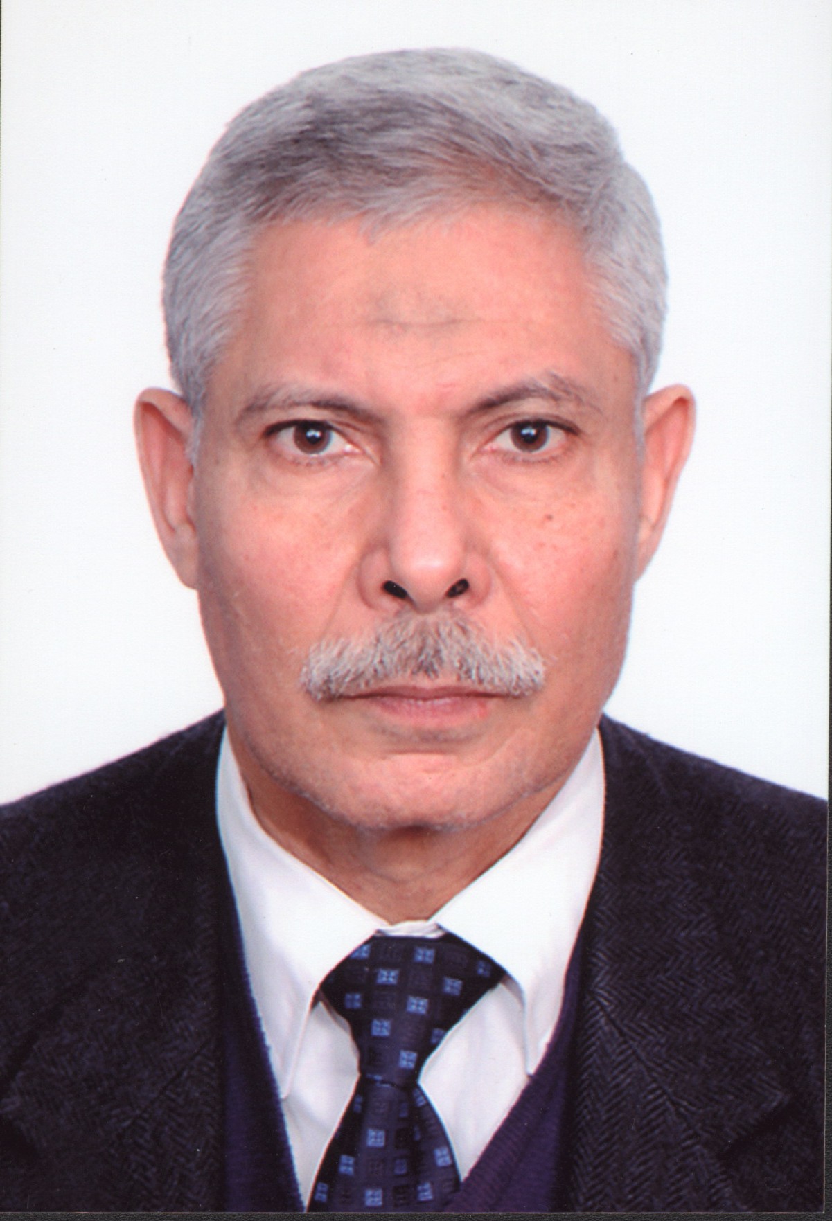 السيرة الذاتية للدكتور رشاد المتيني وزير النقل الجديد 