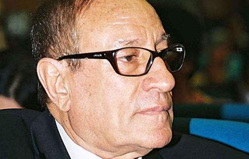 وفاة المطرب الشعبي المصري محمد العزبي عن 75 عاما