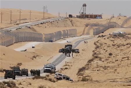  إسرائيل تقول إنها أوقفت الهجرة غير المشروعة عبر الحدود المصرية 