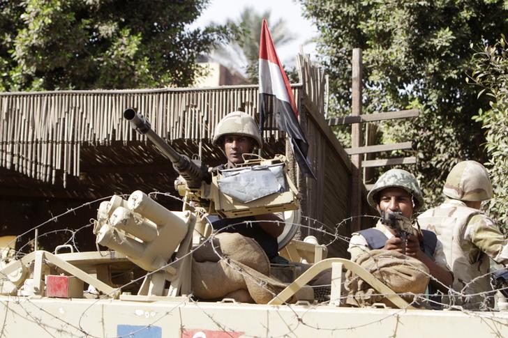 الجيش يغلق شارع الحرية بالمطرية وانتشار المدرعات في محيطه