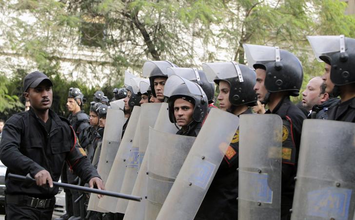 النيابة تجدد حبس 23 متظاهرا ألقي القبض عليهم يوم السبت الماضي في احتجاج ضد قانون التظاهر