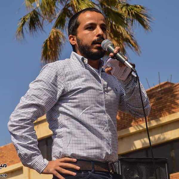 مصادر أمنية بمطار القاهرة: احتجاز الناشط خالد السيد قبل توجهه إلى قطر 