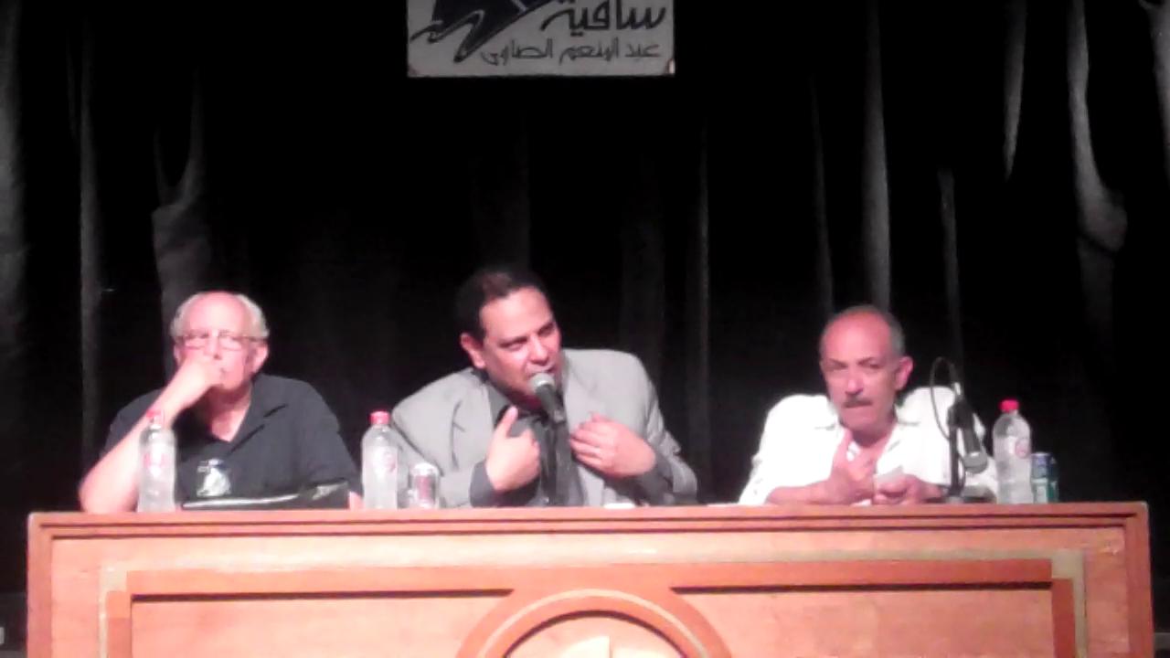 علاء الأسواني: الاختيار بين مرسي وشفيق لا يعبر عن معظم الشعب المصري   