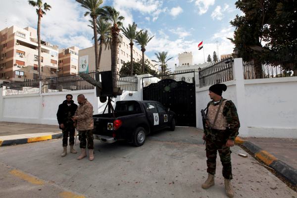 ليبيا: الافراج عن افراد البعثة الدبلوماسية المصرية المخطوفين