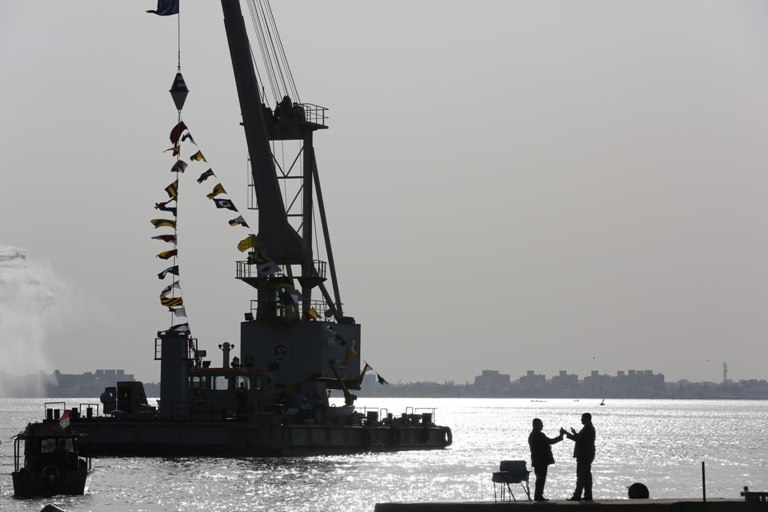 مصر تستعين بشركة ألمانية لشق أنفاق تحت قناة السويس