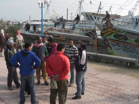 الإفراج عن 15 صيادا من عزبة البرج بعد القبض عليهم على خلفية حادث لنش البحرية