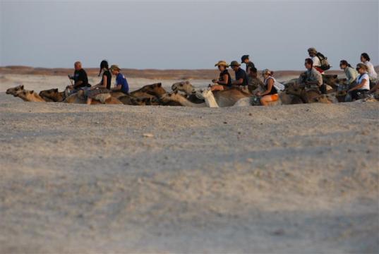 العثور على جثتين لمصريين فقدا في صحراء ليبيا خلال هجرة غير شرعية