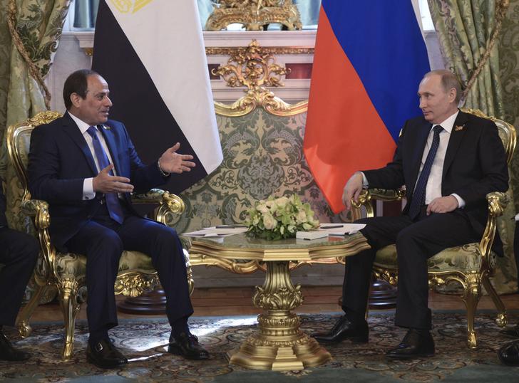 وزير الصناعة والتجارة الروسي: ندرس إمكانية تصنيع سيارات شحن في مصر