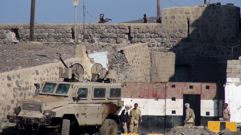 صواريخ الحوثيين تصيب بلدة حدودية سعودية والقوات الجوية ترد