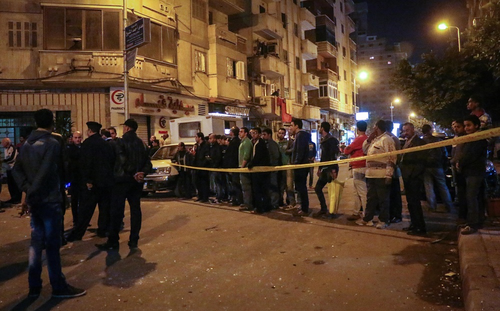 وكالة: مقتل شخصين وإصابة خمسة آخرين في انفجار قنبلة أمام قسم شرطة بأسوان