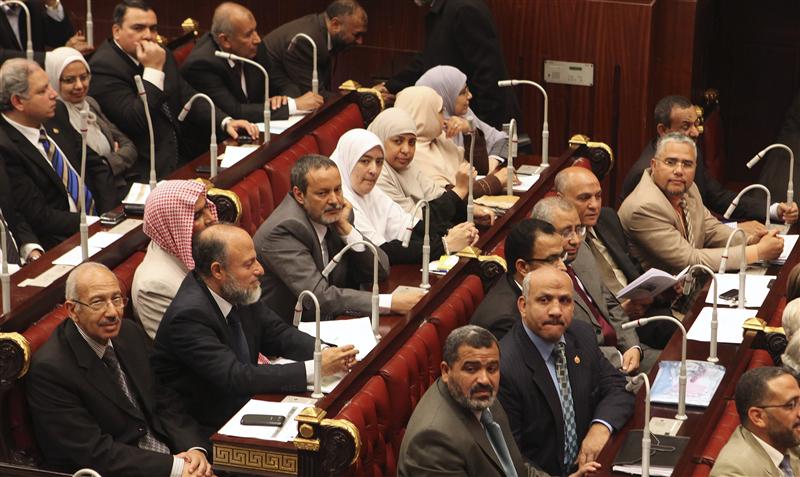 حقوق الإنسان بالشورى تؤجل مناقشة قانون تنظيم  المظاهرات بسبب رفض أغلب الأعضاء إصداره