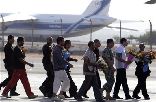 الشرطة تعلن الاستنفار الأمني وتنشر أجهزة الكشف عن المفرقعات في مطار القاهرة