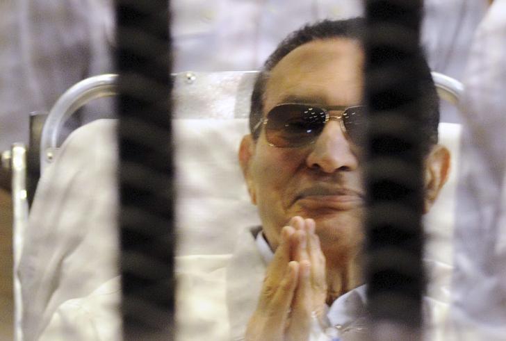 عاجل - تأجيل محاكمة مبارك إلى 19 أكتوبر وإيقاف البث المباشر وحظر النشر للجلسات