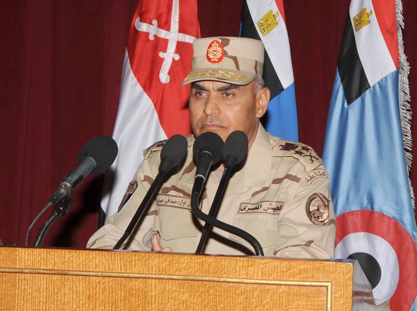 صدقي صبحي يتابع تدريبات قوات الجيش المشاركة في تأمين الانتخابات الرئاسية