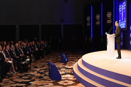 السيسي يعلن استضافة مصر للاجتماع المقبل للمنتدى الاقتصادي العالمي في مايو 2016 بشرم الشيخ
