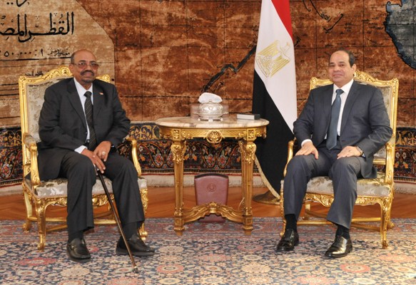 الرئيسان السيسي والبشير يلقيان بيانين أمام الإعلام في ختام مباحثتهما اليوم في القاهرة 