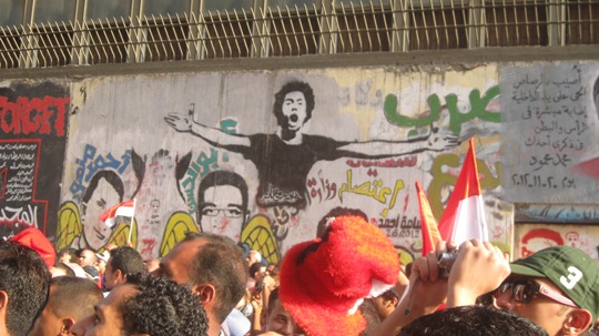 الواشنطن بوست: الشبان قادوا الثورة المصرية ...لكن الحرس القديم لا يزال يحكم