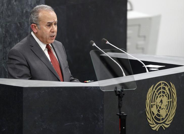 وزير خارجية الجزائر في القاهرة لبحث الأوضاع في ليبيا