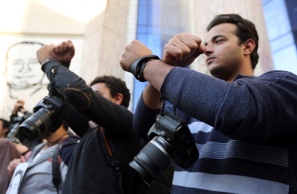 مفوضية الحقوق والحريات: 658 انتهاكا بحق الصحفيين في العام الأول من حكم السيسي