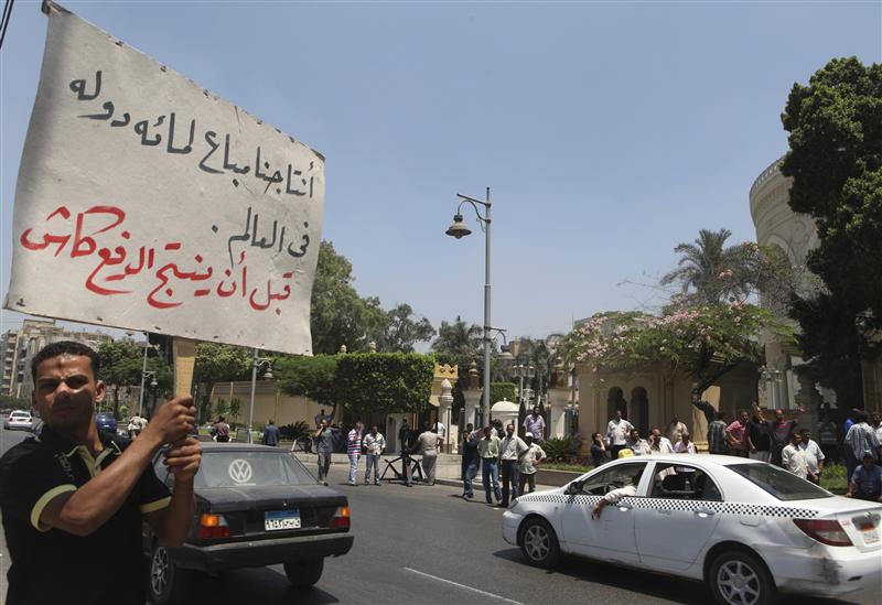 دار الخدمات النقابية ومؤتمر عمال مصر يتضامنون مع عمال سكر الحوامدية  