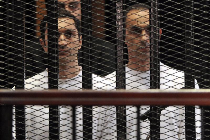 النائب العام يرفض طلب علاء وجمال مبارك بالتصالح فى قضية التلاعب بالبورصة 